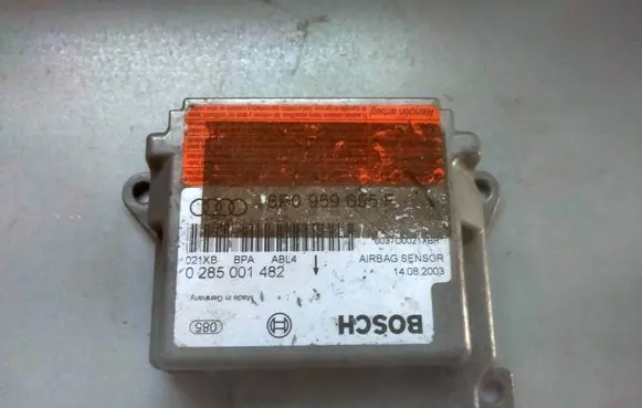 Audi A3 S3 8P Airbag control unit/module 8P0959655F 0285001482 0037D00212BR
