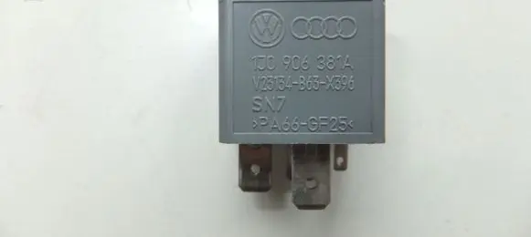 Volkswagen Touareg I Other relay 1J0906381