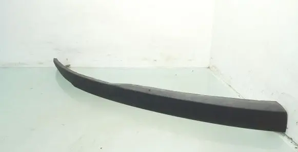 Front bumper lip