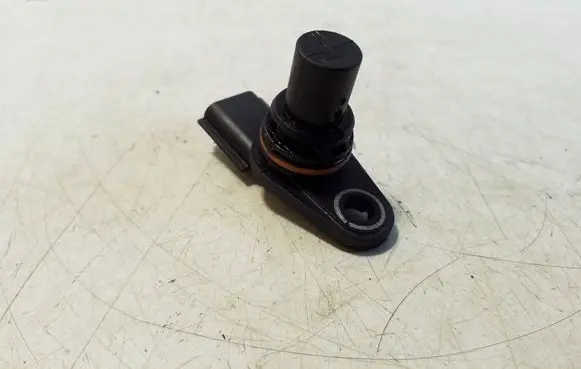Nissan Navara D23 Camshaft position sensor 237318108R