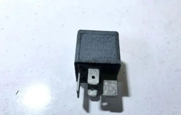 Audi A4 S4 B5 8D Other relay 8d0951253 v23134-j52-x300