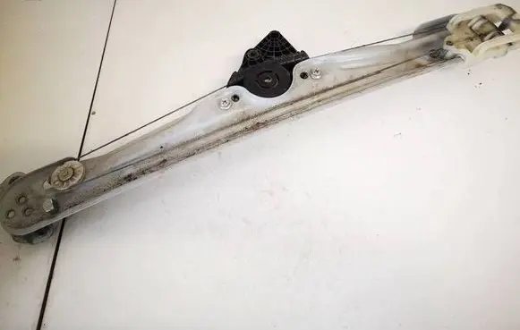 Opel Crossland X Front door window regulator with motor 
