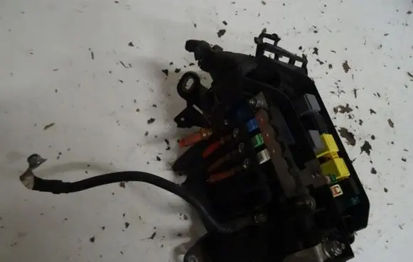 Mercedes-Benz B W246 W242 Fuse module 5246