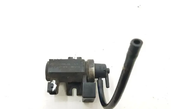 BMW 3 E46 Vacuum valve 2247906