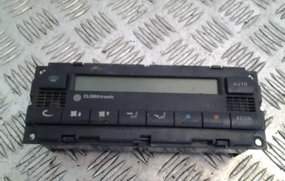 Volkswagen PASSAT B5.5 Climate control unit