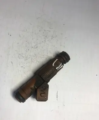 Volvo S60 Fuel injector 9186340