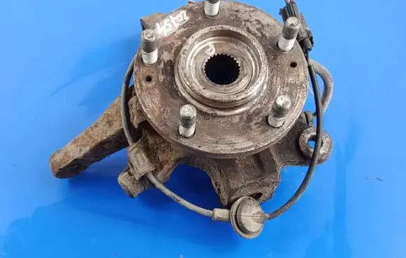 Hyundai Santa Fe Front wheel hub spindle knuckle