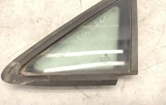 Volkswagen Touran I Front triangle window/glass 43R00048 M68 AS2