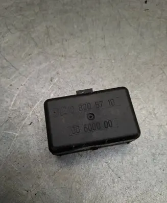 Mercedes-Benz E W210 Rain sensor 2108205710 00600000