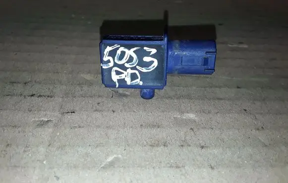 Mercedes-Benz C W204 Airbag deployment crash/impact sensor A2128204926 5WK43872