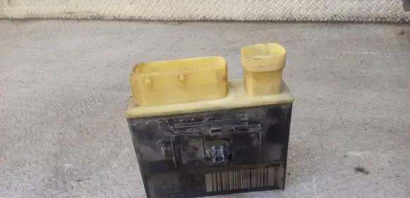 Citroen C5 Coolant fan relay 9652021180