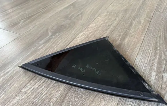 Renault Captur II Rear side window 833001346R