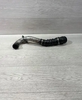 BMW 5 E60 E61 Intercooler hose/pipe 7790089