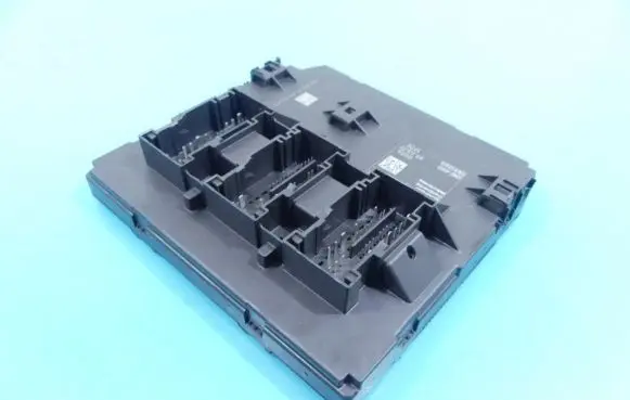 Volkswagen PASSAT B7 Central body control module 3AA937087F IMPRK1169339