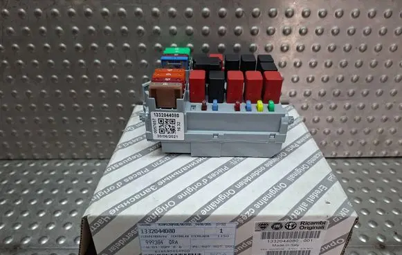 Fiat Ducato Fuse module S26337322 1332044080
