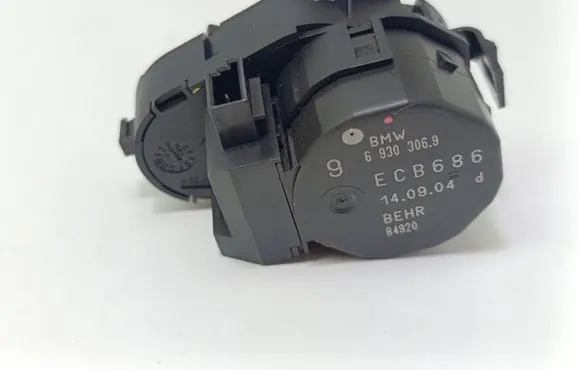 BMW 5 E60 E61 Air flap motor/actuator 6930306