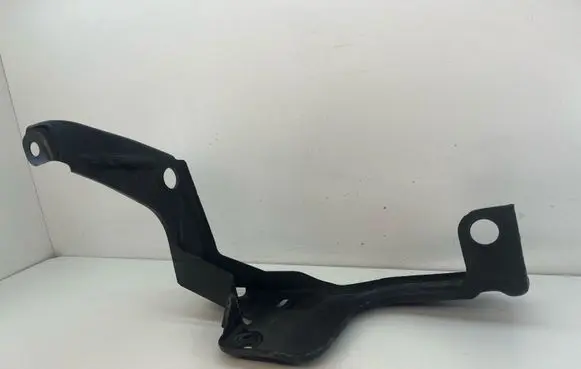 Audi A6 S6 C6 4F Intercooler pipe mounting bracket 4F0145814
