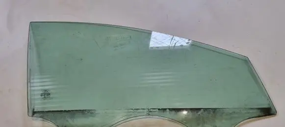 Ford Focus Front door window glass four-door 43R000677