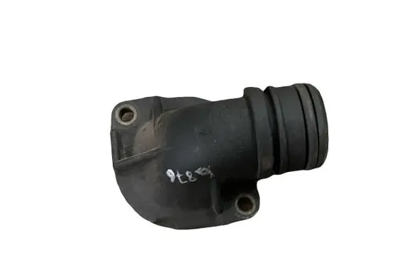 Volkswagen Golf III Engine coolant pipe/hose 037121121A