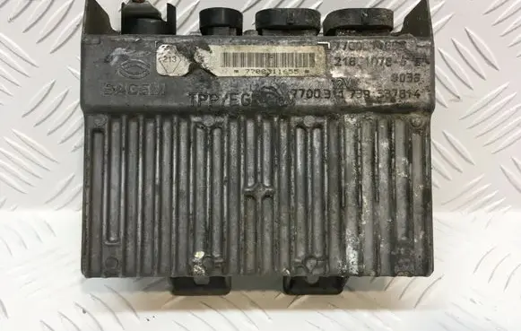 Renault Master II Engine control unit/module 7700311655