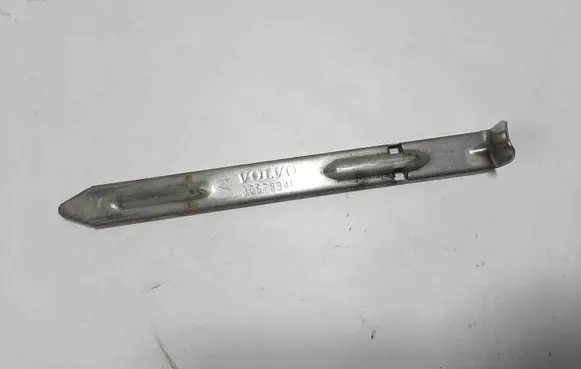 Volvo XC70 Headlight/headlamp mounting bracket 30678340