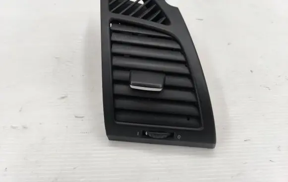 BMW 1 E81 E87 Dashboard side air vent grill/cover trim 7059188