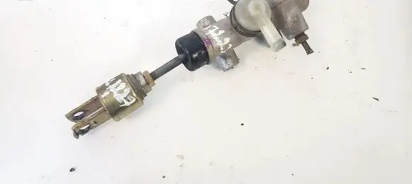 Toyota Avensis Verso Clutch master cylinder aisin