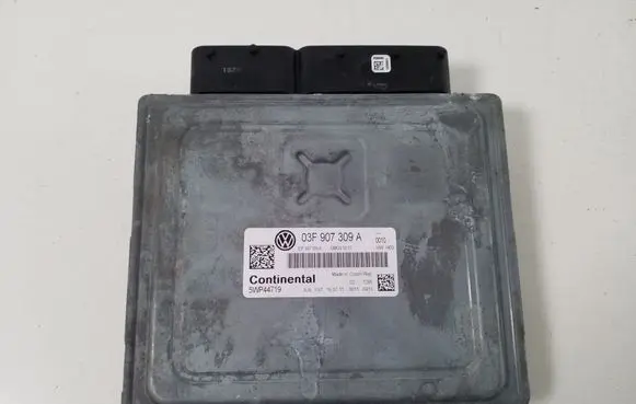 Volkswagen Golf VI Engine control unit/module 03F907309A