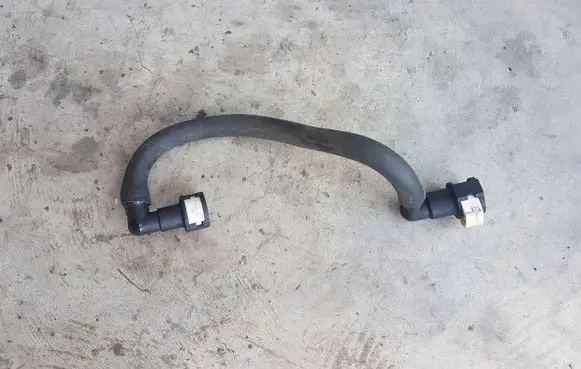 Jaguar X-Type Fuel line pipe 