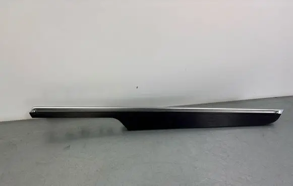 Porsche Macan (95B) Front door trim bar 95B857410G