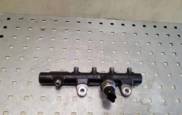 Renault Kadjar Fuel main line pipe 175210651R H8201225030 85PP6801