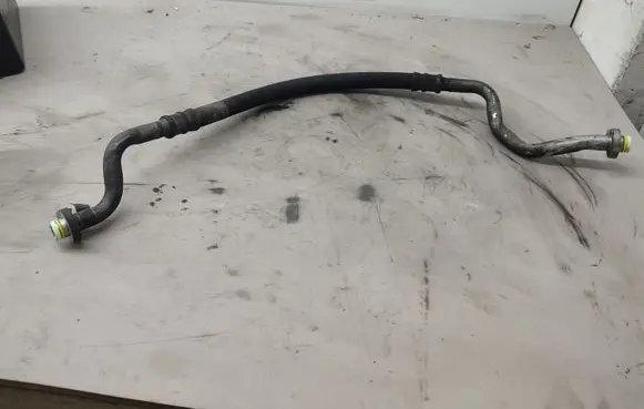 Volvo V70 Air conditioning (A/C) pipe/hose 31250473