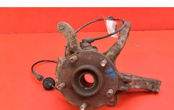 Nissan X-Trail T30 Front wheel hub spindle knuckle