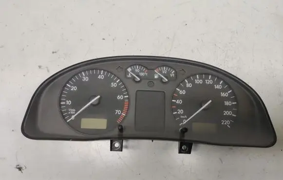 Volkswagen PASSAT B5 Speedometer (instrument cluster)
