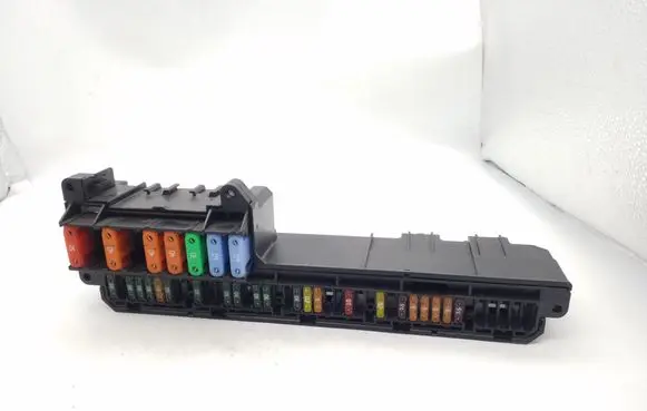 BMW 5 E60 E61 Fuse module 6957330 6114695733002
