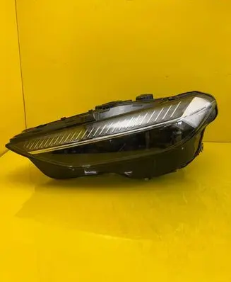 Audi A5 Headlight/headlamp 8B3941035M