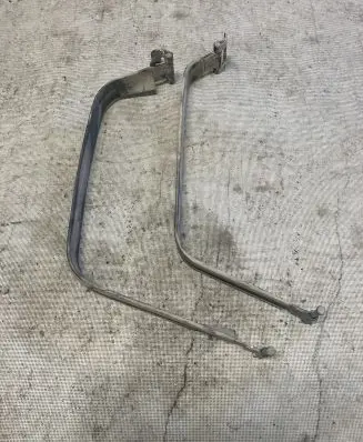 Fuel tank mounting bracket
