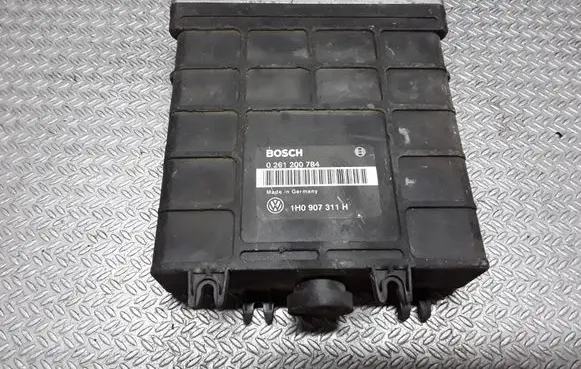 Volkswagen Golf III Engine control unit/module 1H0907311H 0261200784