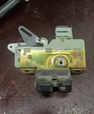 Volvo V70 Tailgate/trunk/boot lock/catch/latch 30753829