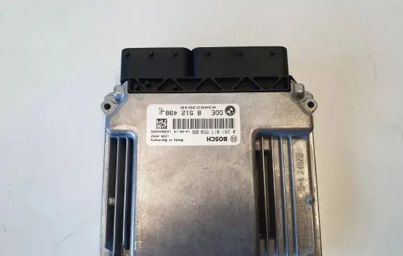 BMW 1 E82 E88 Engine control unit/module 8512498 030623648 0281017550
