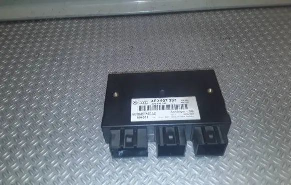 Audi A6 S6 C6 4F Tow bar trailer control unit/module 4F0907383 4F0910383
