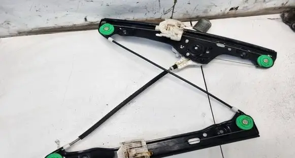 BMW 3 E90 E91 Sliding door window regulator with motor 7060266S
