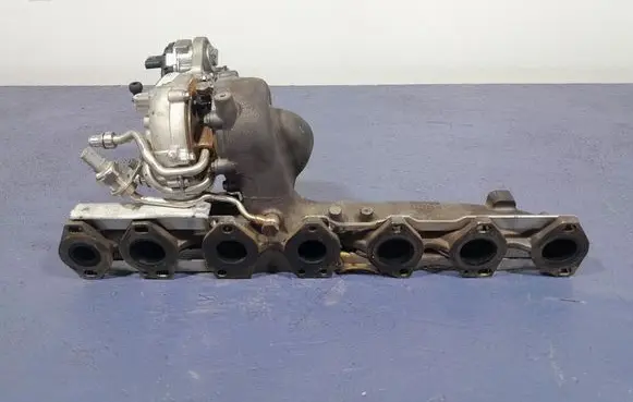 BMW X7 G07 Turbo system vacuum part 8596254