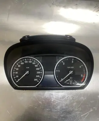 BMW 1 E81 E87 Speedometer (instrument cluster) 1024955
