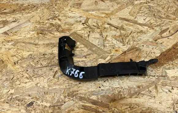 Audi A3 S3 8V Front bumper mounting bracket 8V3807184A