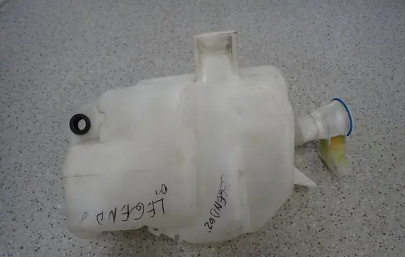 Honda Legend Windshield washer fluid reservoir/tank