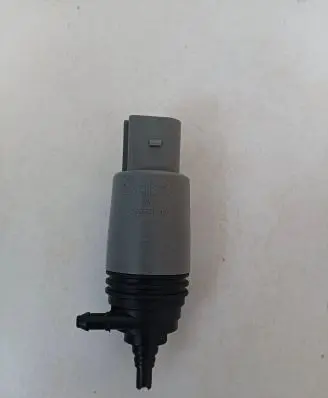 BMW 5 E60 E61 Windscreen/windshield washer pump 6934159 23557610
