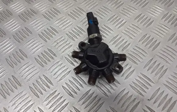 Nissan Micra Fuel distributor 8200057345