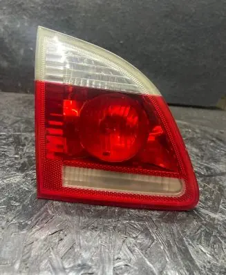 Tailgate rear/tail lights