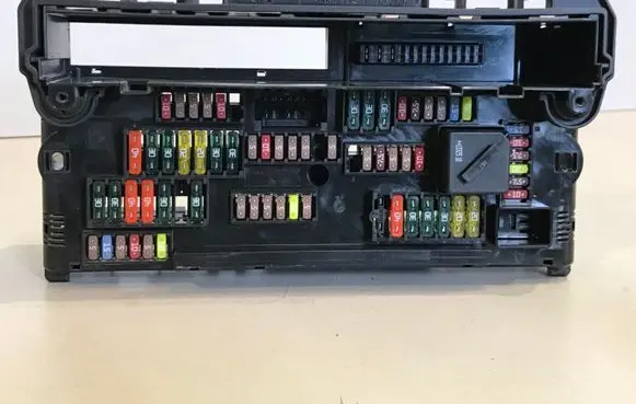 BMW 5 F10 F11 Fuse module 925281501 317033442